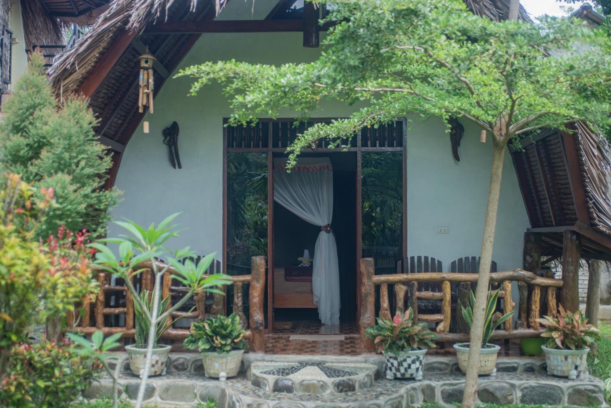 Villa Sumatra Orangutan Treks & Eco Jungle Trekking Activity *